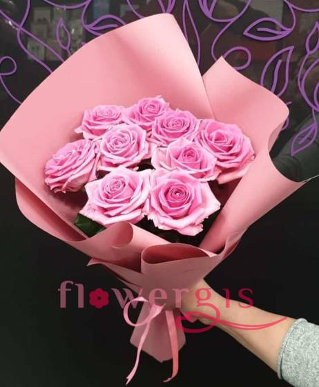 Из розовых роз